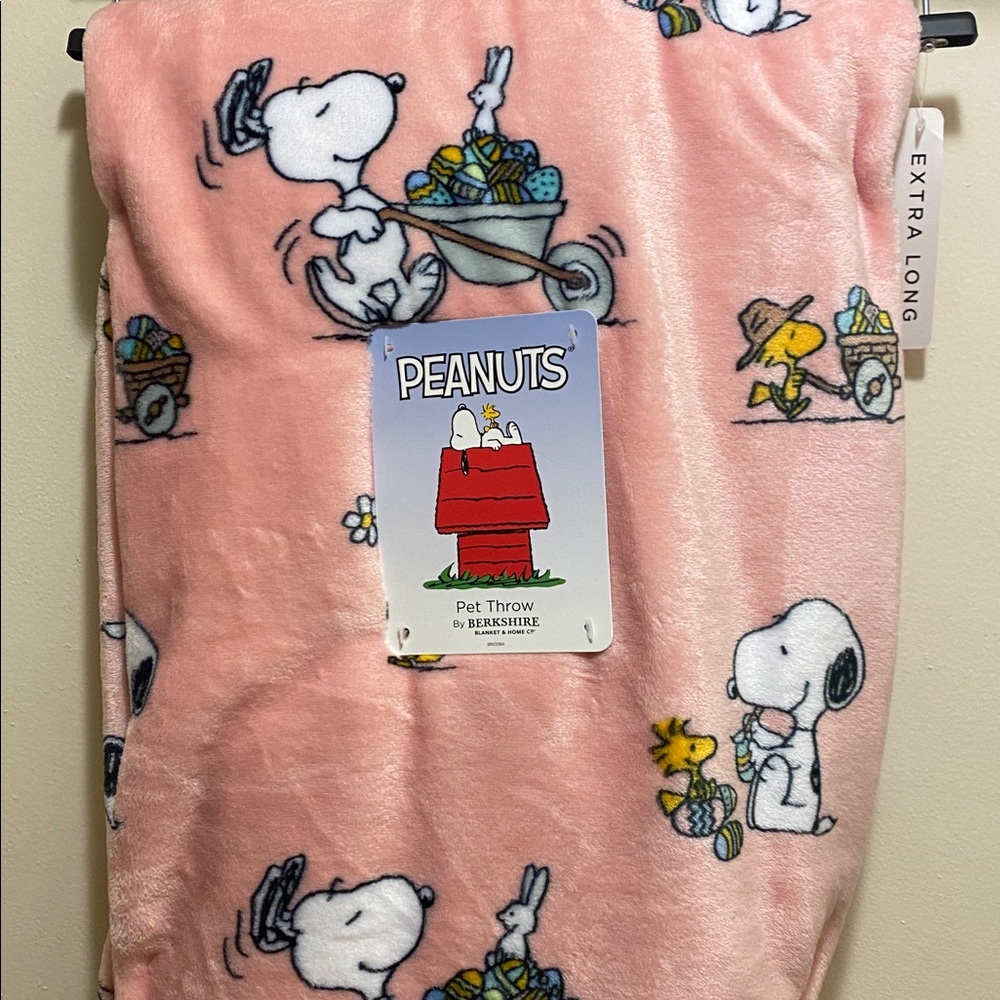 Peanuts Snoopy Pink Blanket